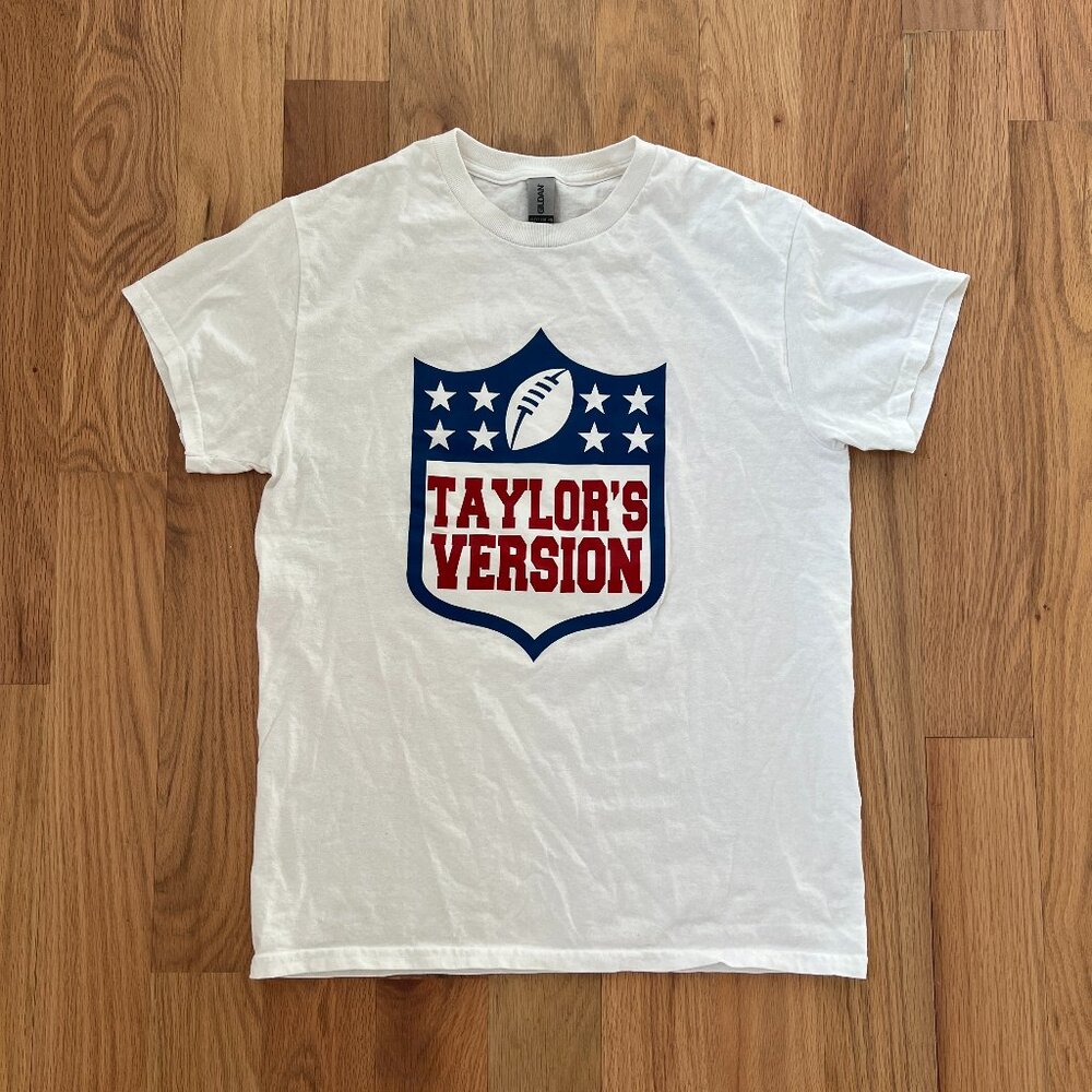taylor swift - NFL - taylor's version t shirt - women's size S